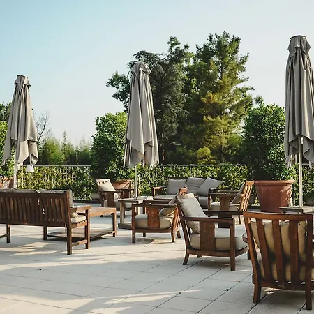 Necchi Alla Portalupa Hotel 4*